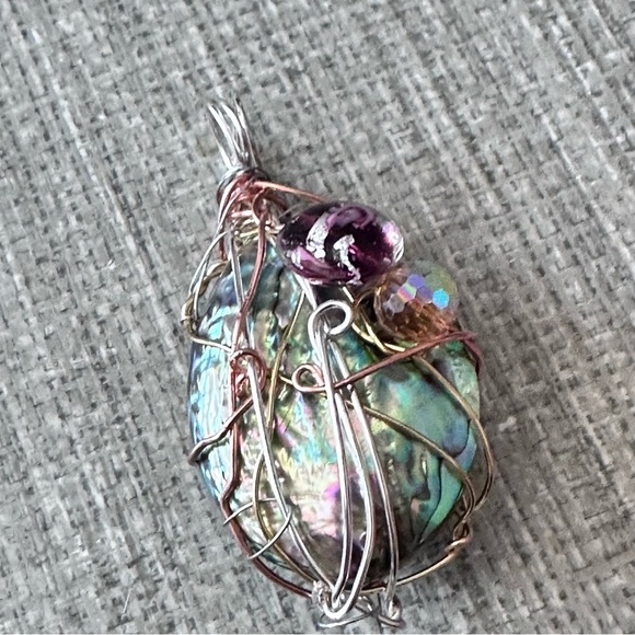 Iridescent Abalone shell Pendant Beaded Accent Artisan Wire-Wrapped Necklace - Picture 6 of 9